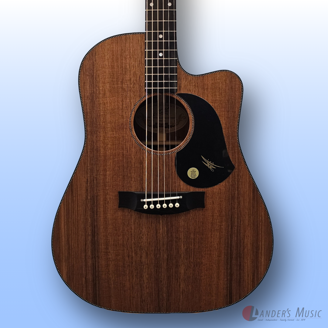 Maton Blackwood Series EBW70C Electric/Acoustic Guitar with Case