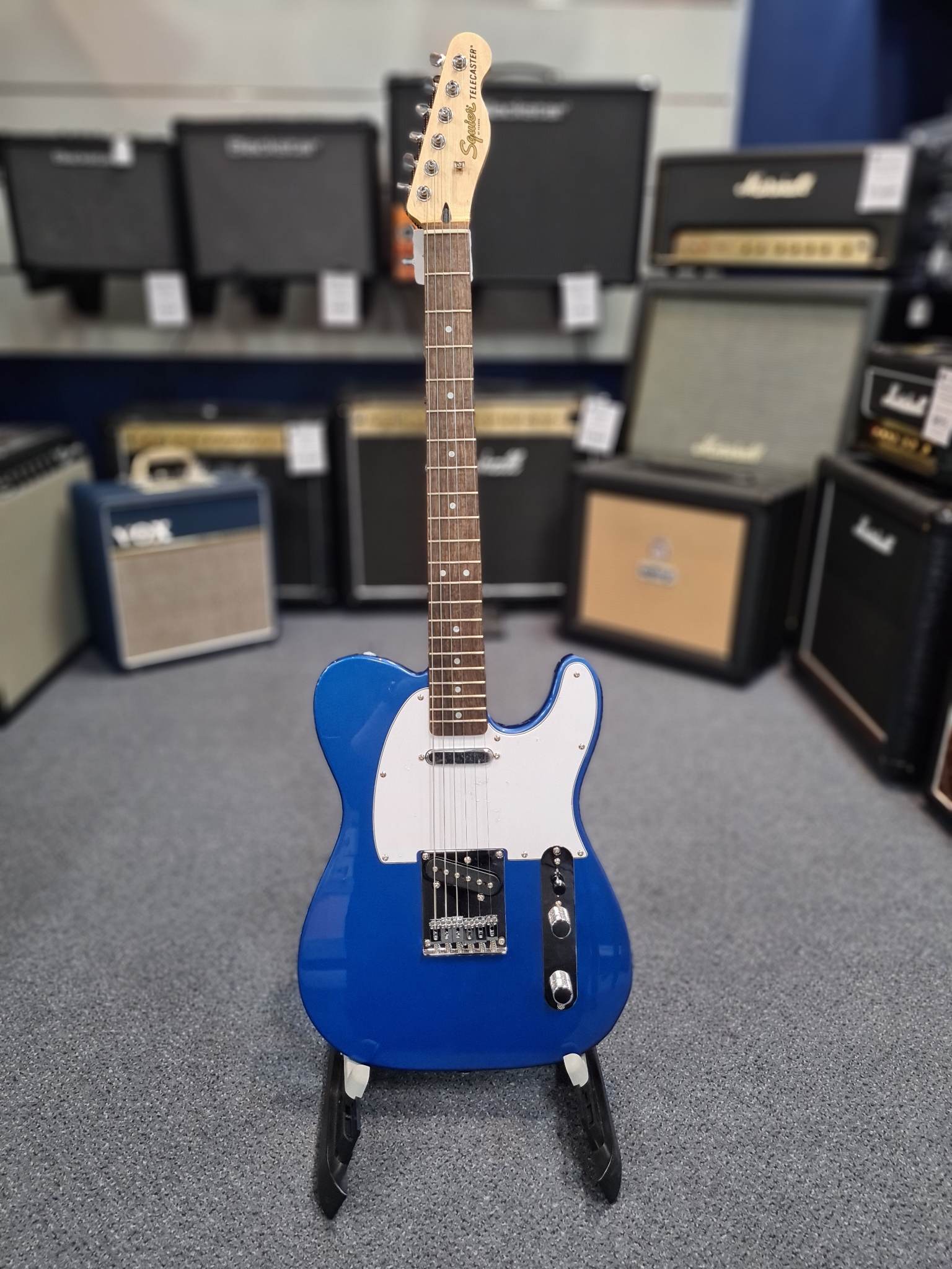 Lake placid store blue squier telecaster