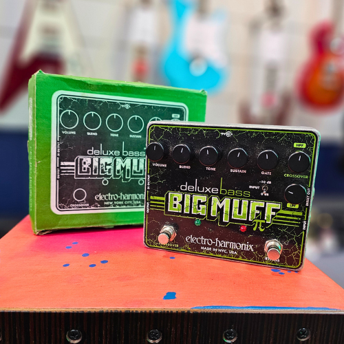 Second Hand - Electro Harmonix Deluxe Bass "Big Muff Pi" Fuzz/Distortion/Sustainer Pedal