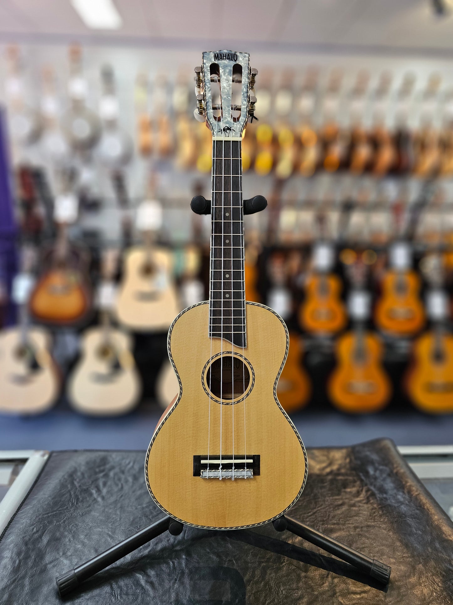 Mahalo Concert Pearl MP2 Ukulele