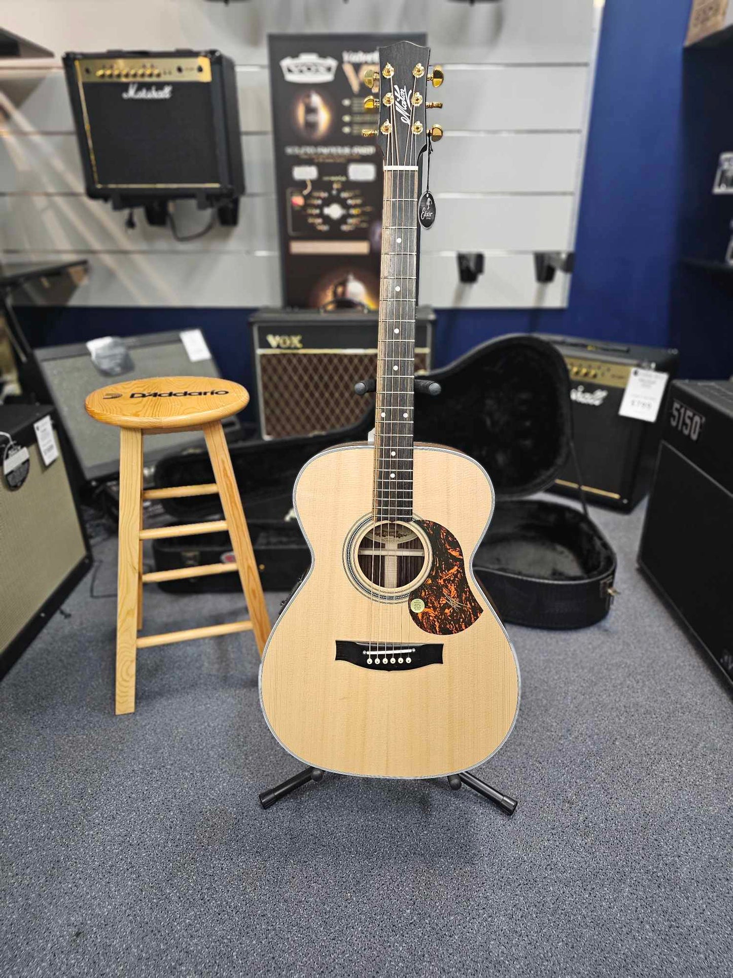 Maton ER90 Traditional Acoustic/Electric Guitar with Case