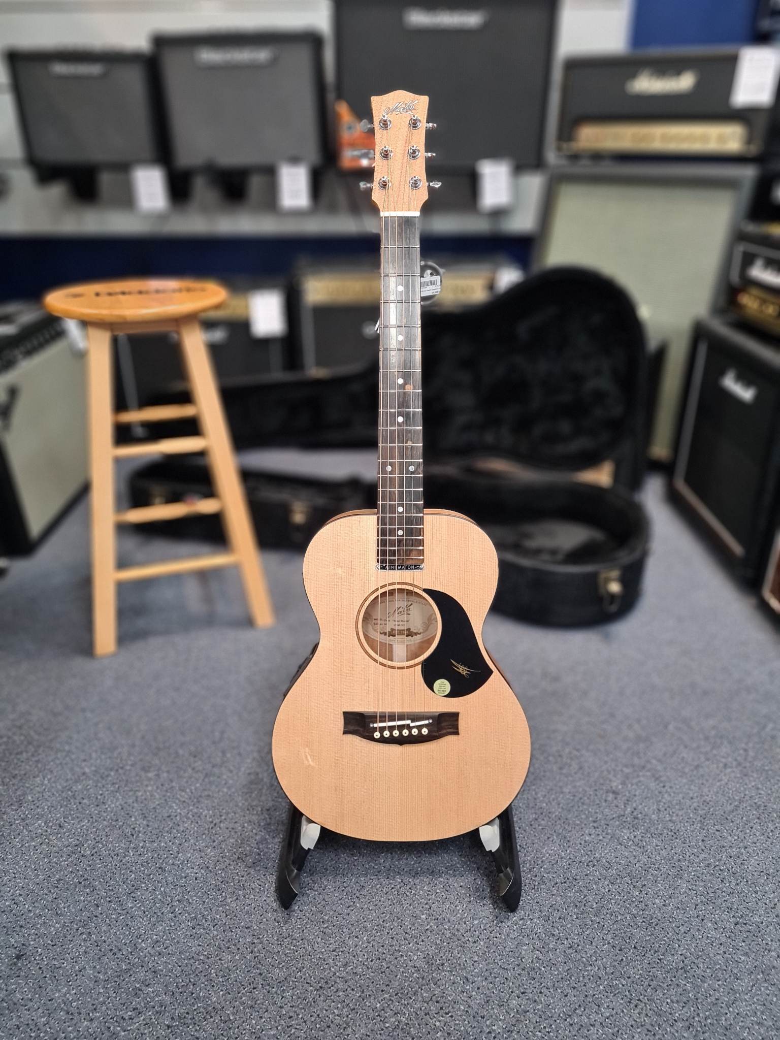 Maton EM-6 Mini Maton Electric/Acoustic Guitar with Hard Case – Lander ...