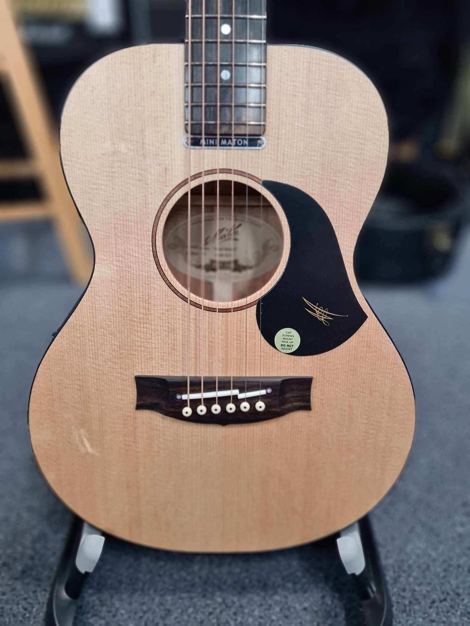 Maton EM-6 Mini Maton Electric/Acoustic Guitar with Hard Case – Lander ...