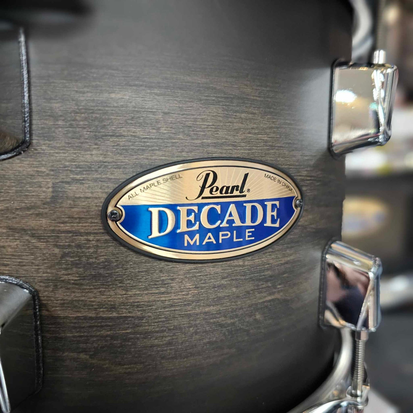 Pearl Decade Maple Fusion + 22" Satin Black Burst 5 Piece Drum Kit with Hardware