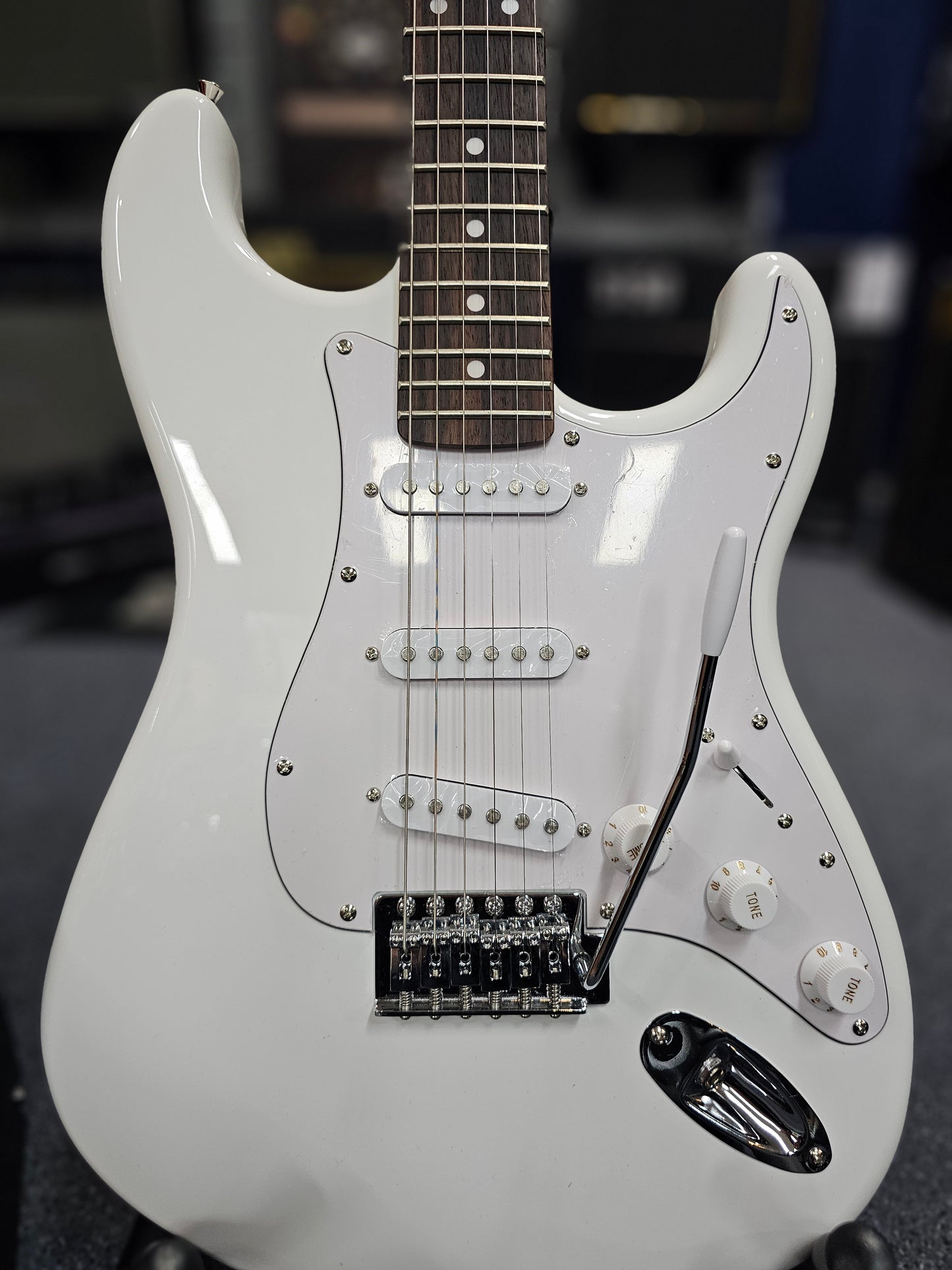 SX S Style White Guitar and Amp Package