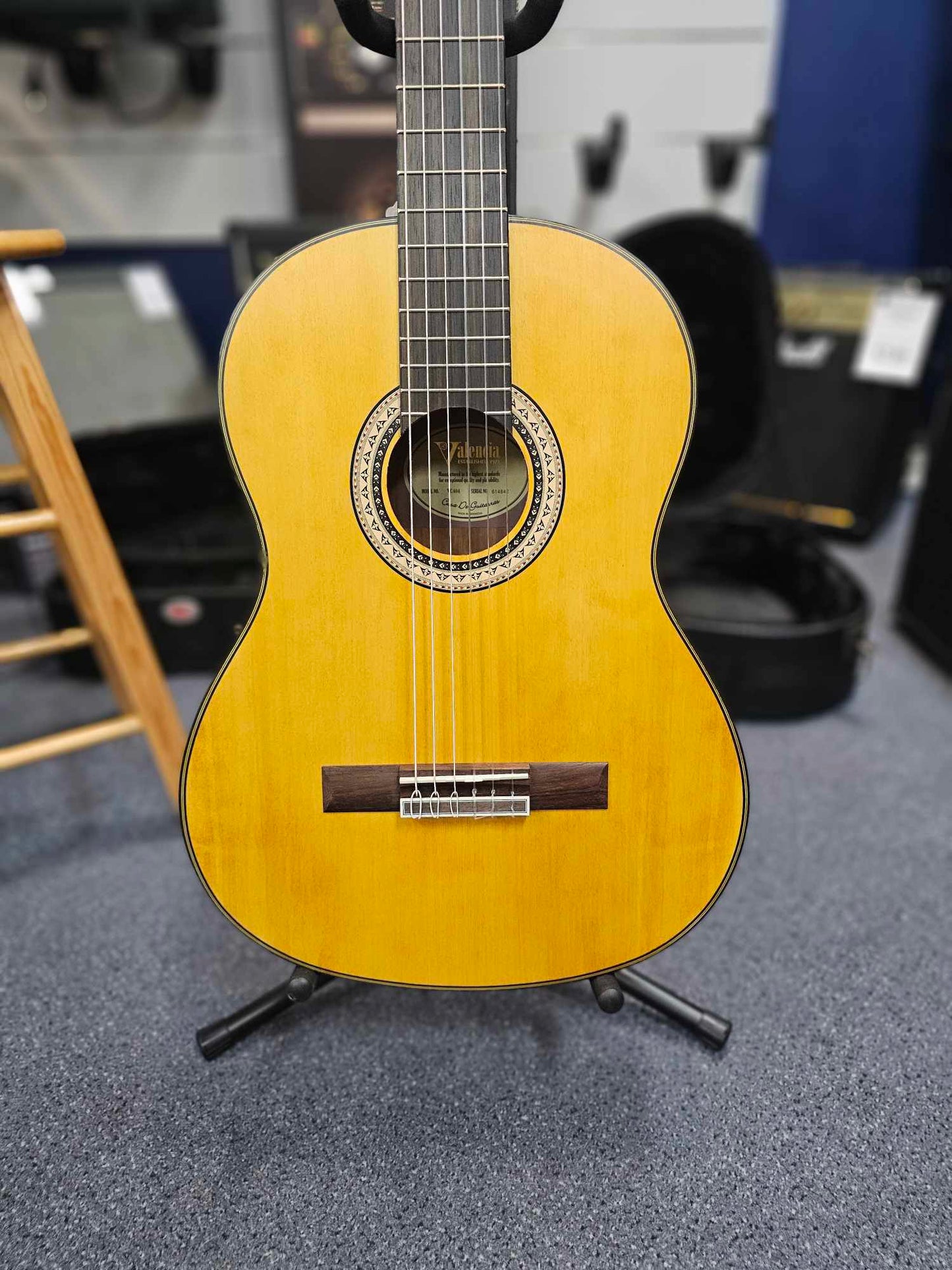 Valencia VC404 4/4 Size Nylon String Guitar