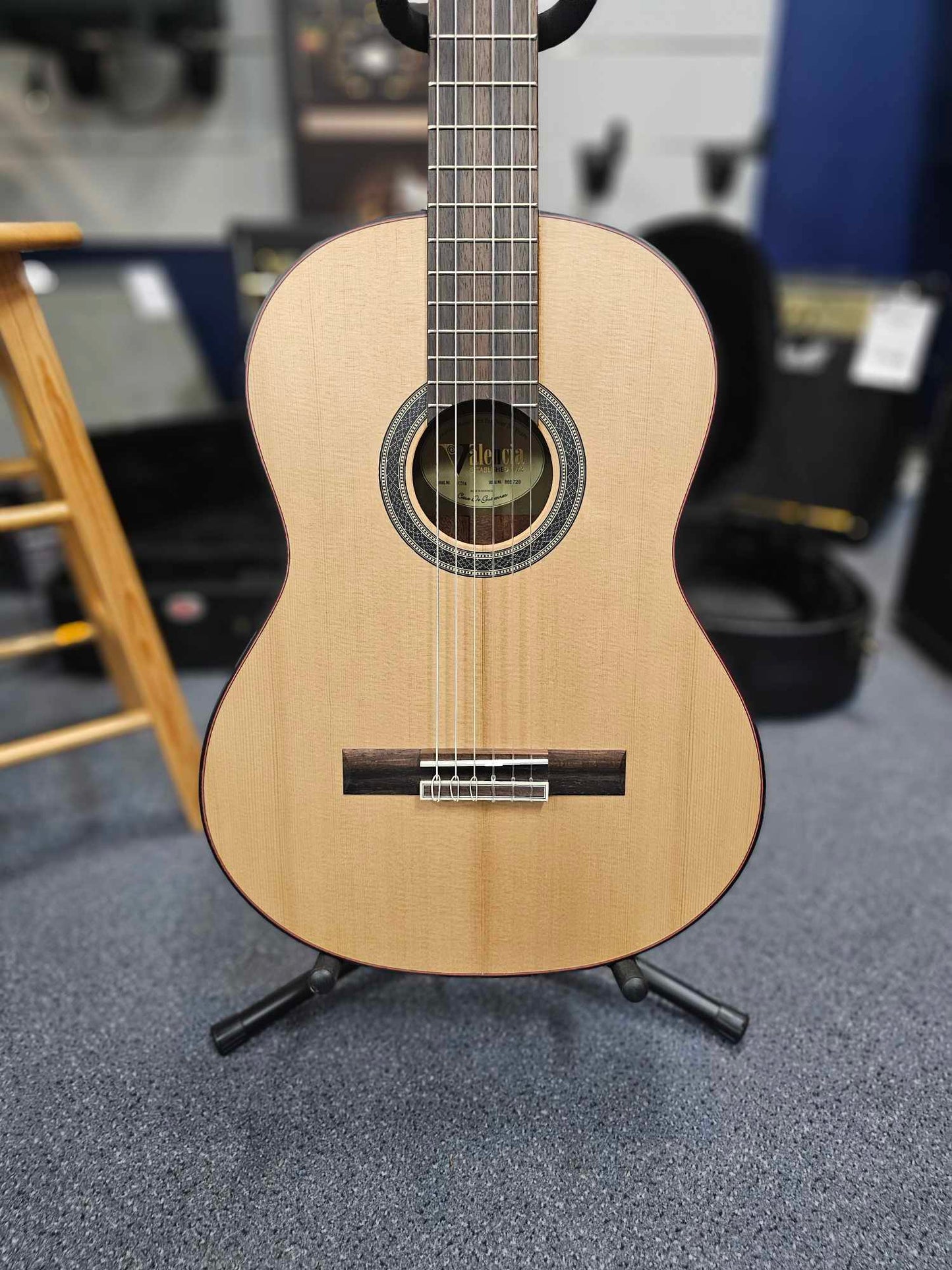 Valencia VC704 4/4 Size Nylon String Guitar