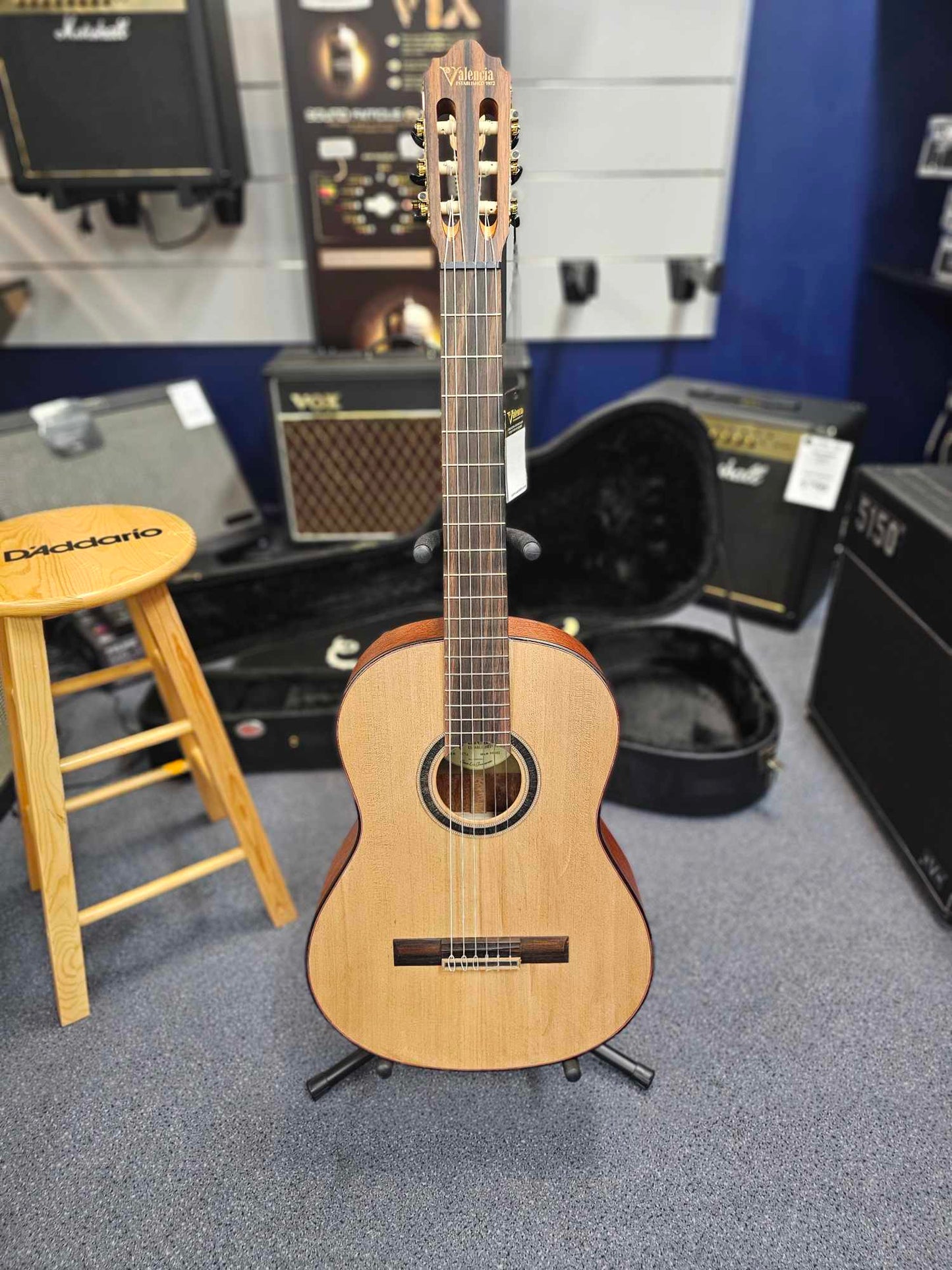 Valencia VC714 4/4 Size Nylon String Guitar