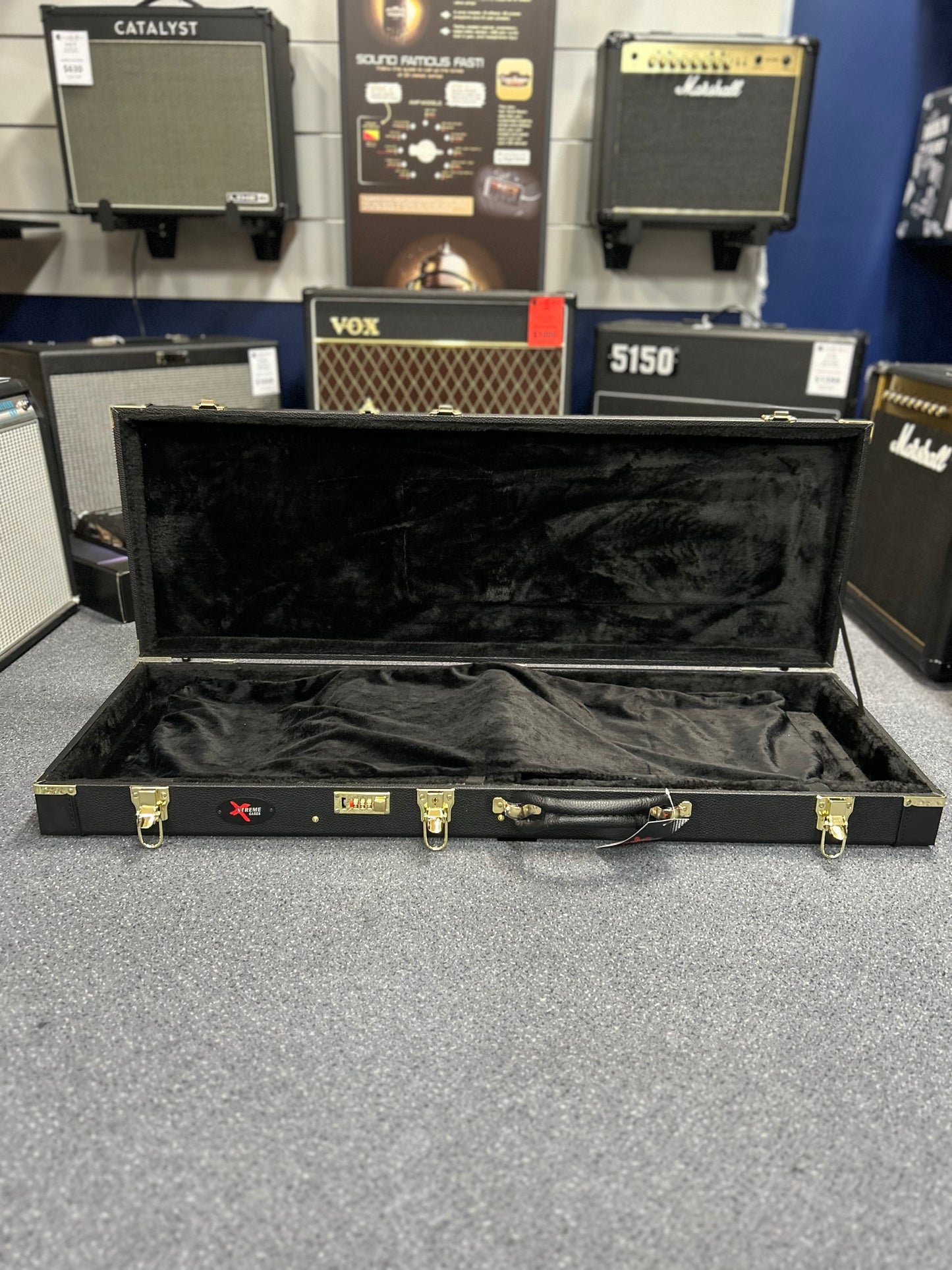 Xtreme Rectangluar Hard Case with Protective Internal Blanket for Strat and Tele Shaped Electric Guitars