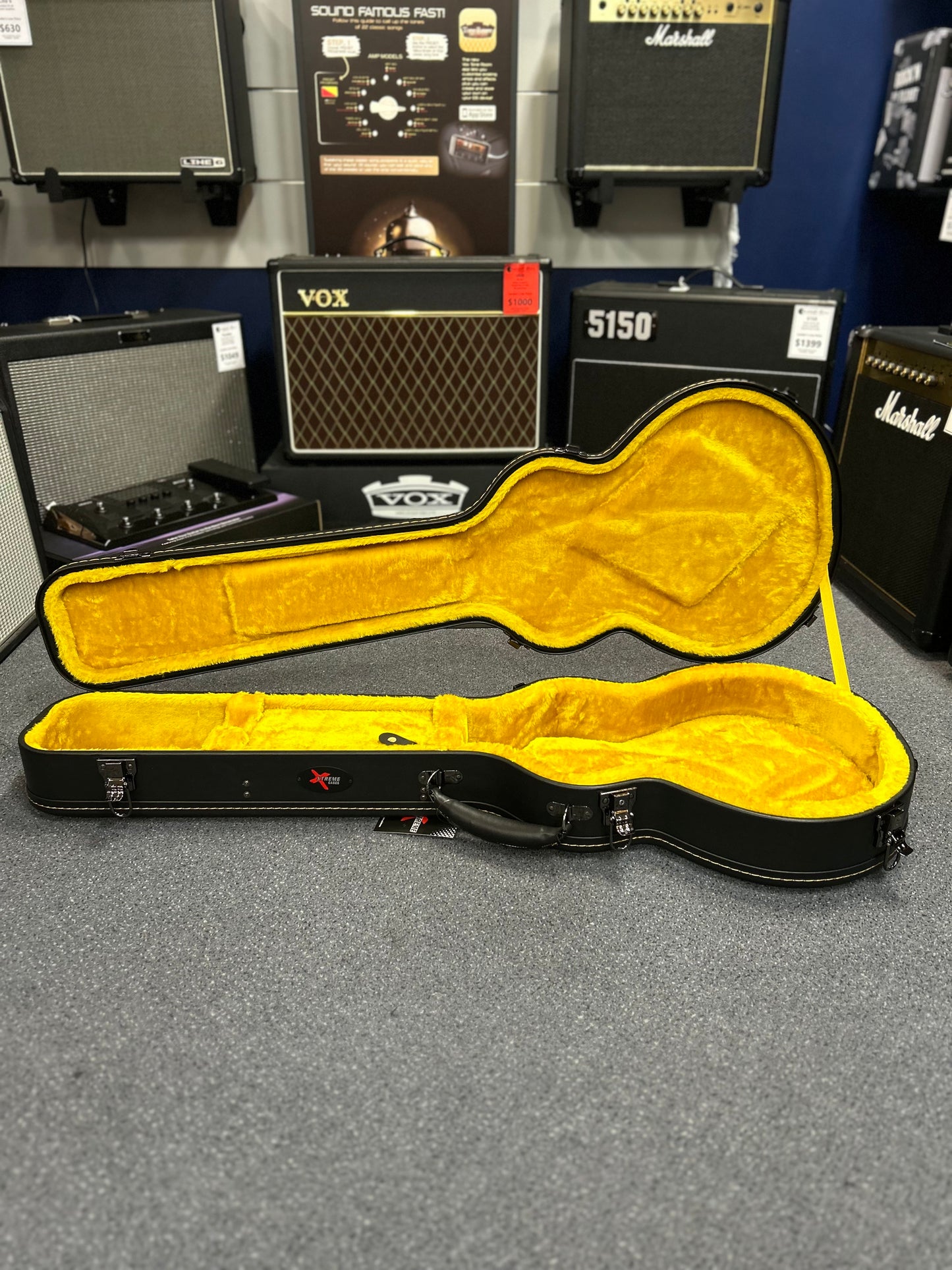 Xtreme Black Hard Case for LP Shaped Guitars