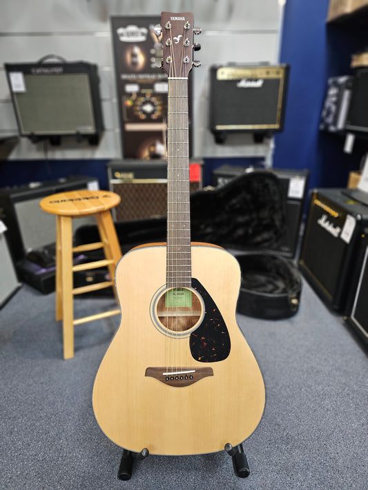 Yamaha Gigmaker FG800 Acoustic Guitar Pack